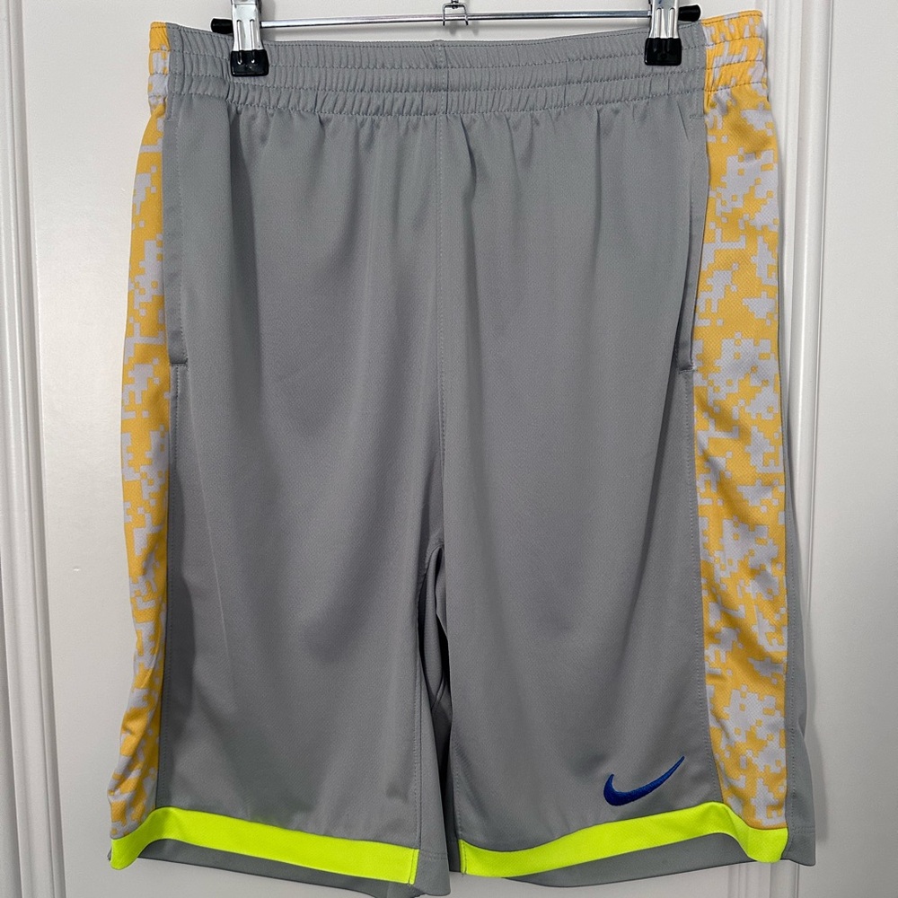 Nike Dri-Fit Basketball Shorts, Boys XL